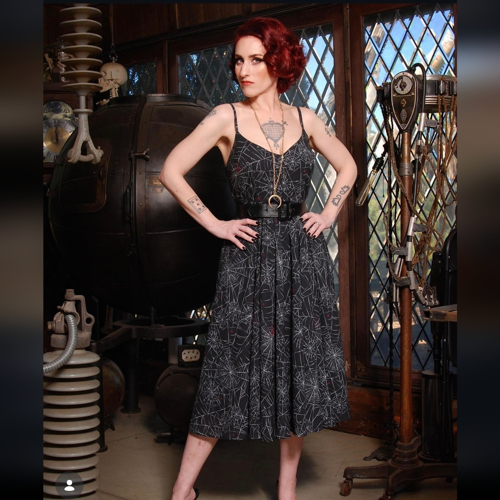 Laura Byrnes Black Widow Set 2x